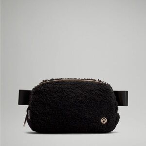 Lululemon Sherpa Everywhere Belt Bag